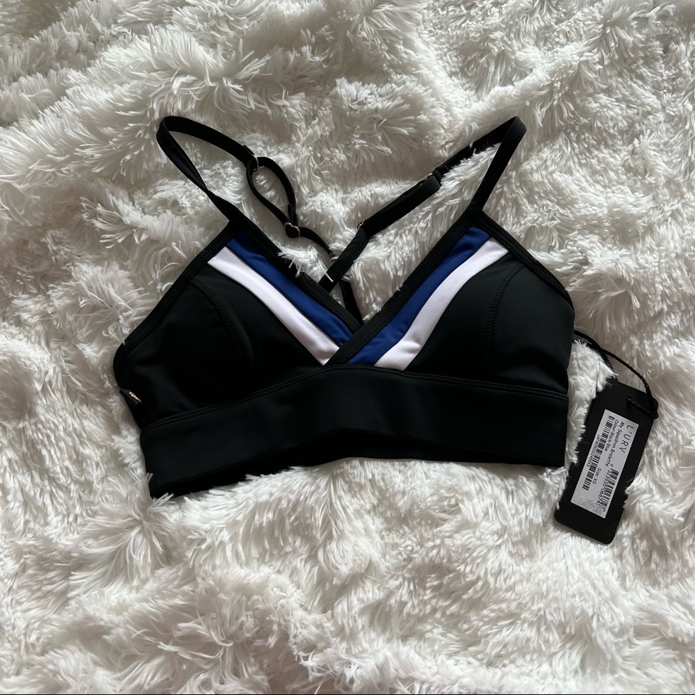 L’urv v-neck sports bra